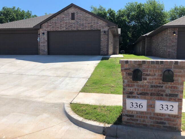 Photo - 3 BED 2 BATH 2 car garage DUPLEX great location, granite, luxury vinyl plank and fenced back yards!