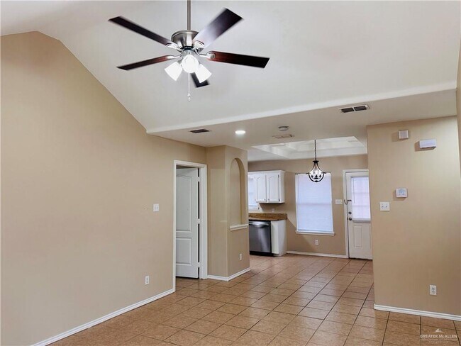 Photo - 14 West Dr Unit 2