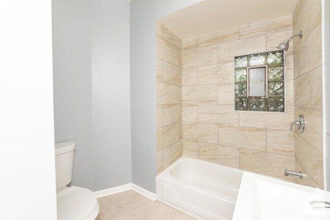 Photo - 1 bedroom in Chicago IL 60642 Unit CH1