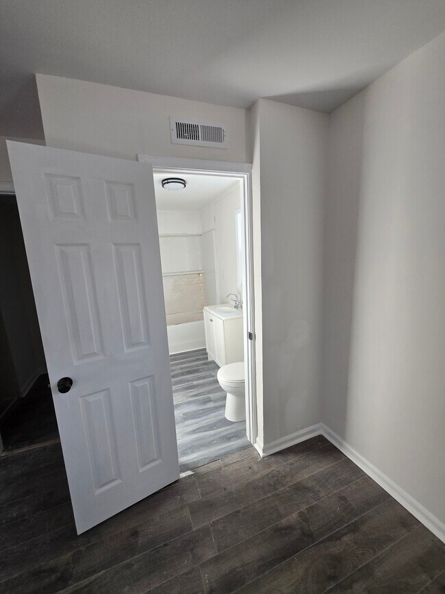 Photo - 503 N Orange St Unit 1