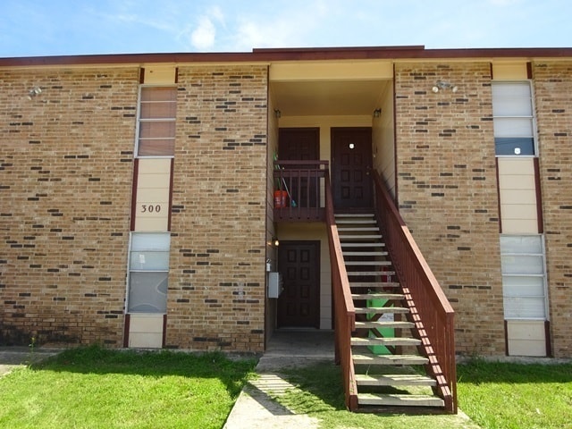 Building Photo - 300 Moursund Blvd Rental