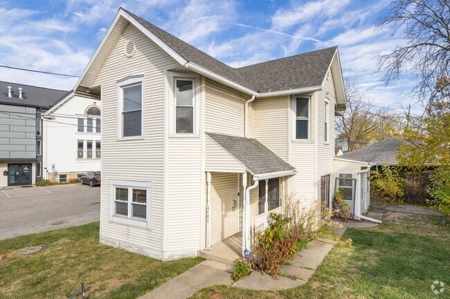 Building Photo - 2402 East Ave Rental