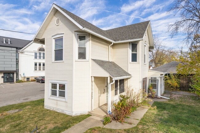 Building Photo - 2402 East Ave Rental