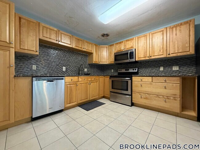 Photo - 205 Kent St Unit 18