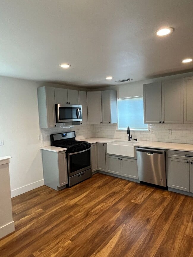 Photo - 1129 Stewart Ave