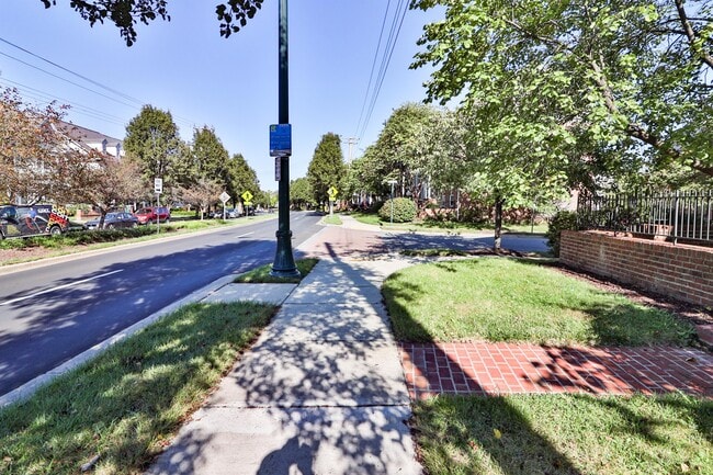Photo - 526 Redland Blvd