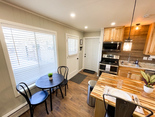 Photo - 1845 Portland St Unit 2