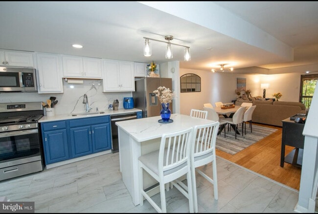 Building Photo - 305 Shawmont Ave Unit E