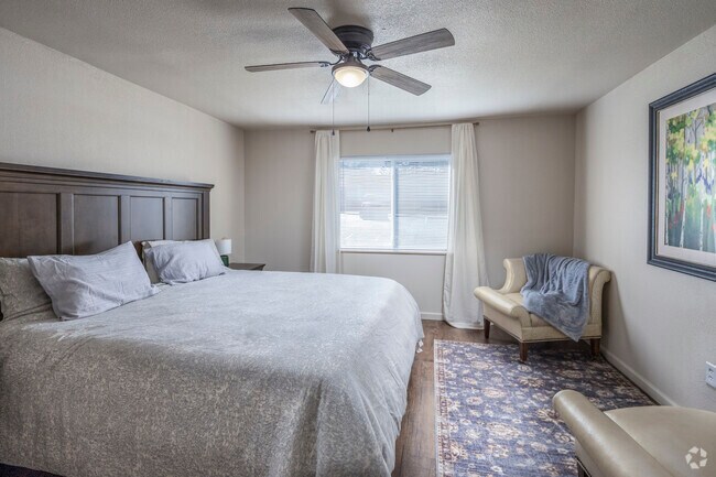 1BR, 1BA - 849SF - Bedroom