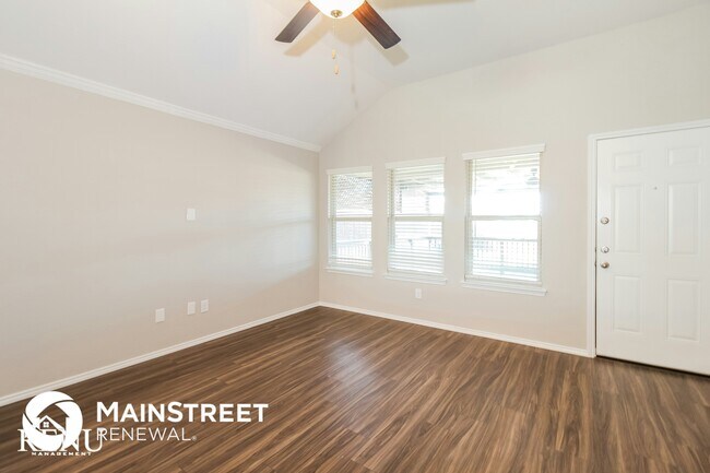 Photo - 416 Pollyann Trl