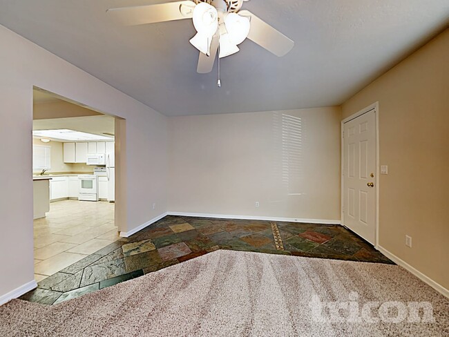 Photo - 1113 W Runion Dr