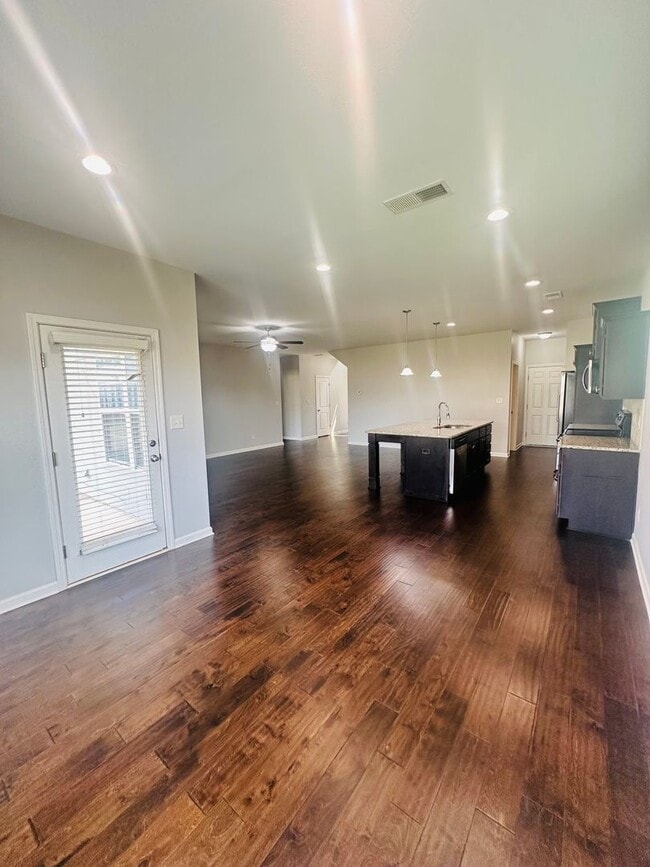 Photo - 107 Catskill Ln