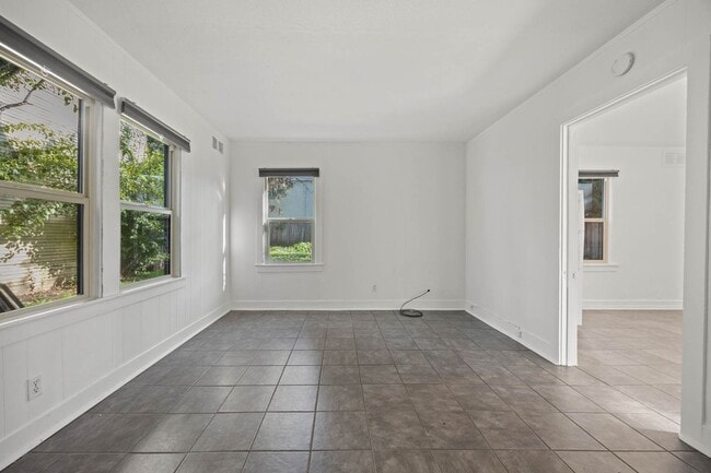 Photo - 1816 Carleton St