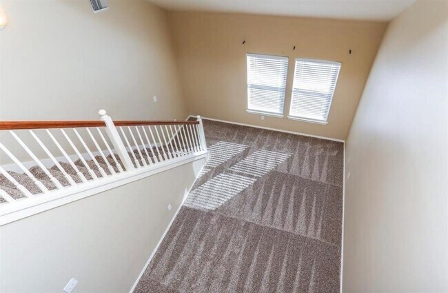 Photo - 730 Redwing Pl Dr