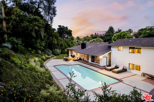 Building Photo - 16849 Adlon Rd