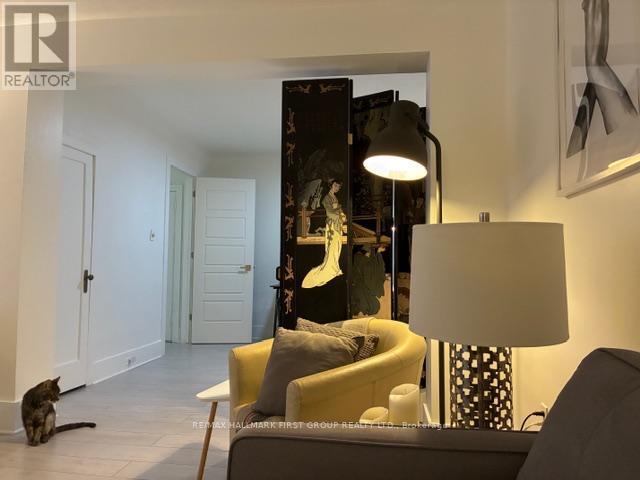 Photo - 801 Ritson Rd S