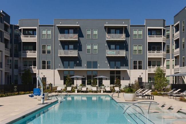 037 - Livano-min - Livano Liberty Park