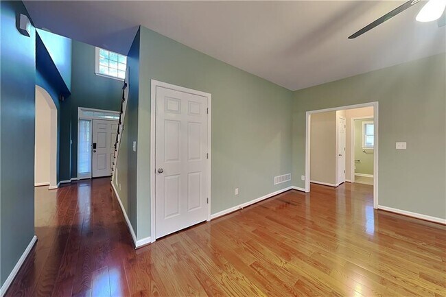 327 Laurel Glen Crossing