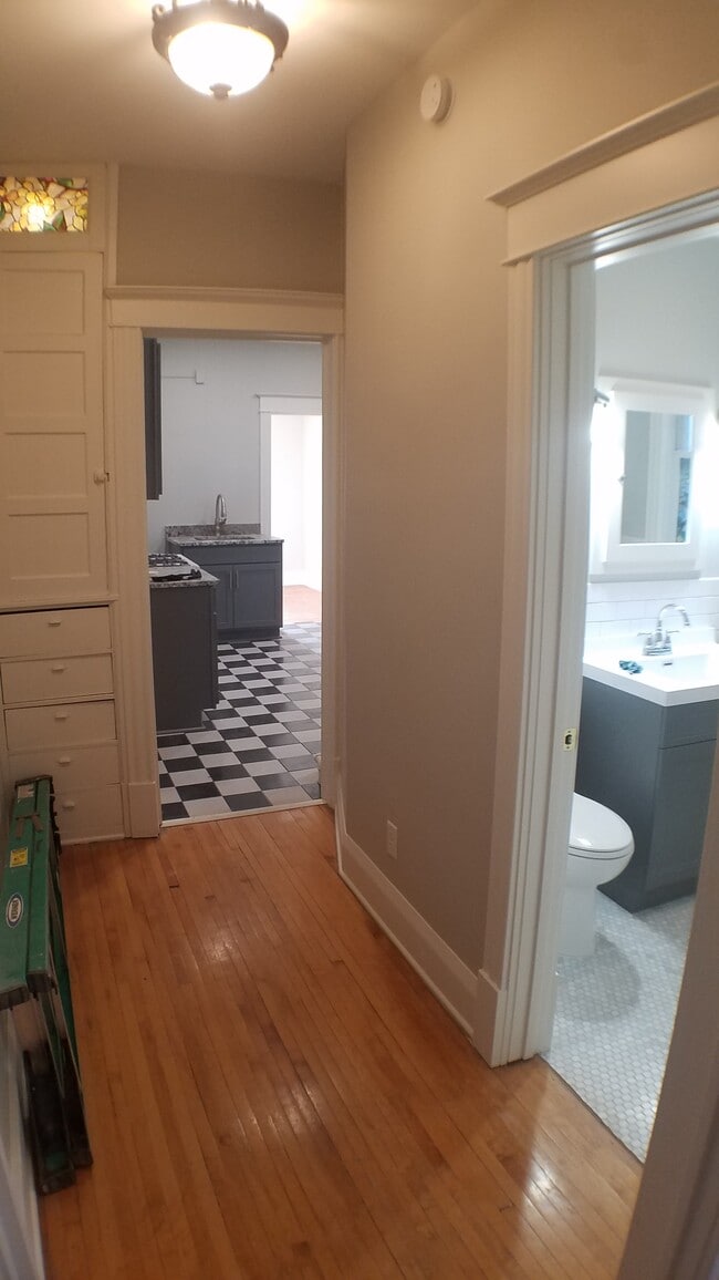 3034 Knox Ave S Unit 3