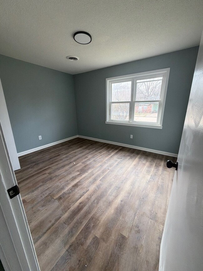 Photo - 150 Tisdale St