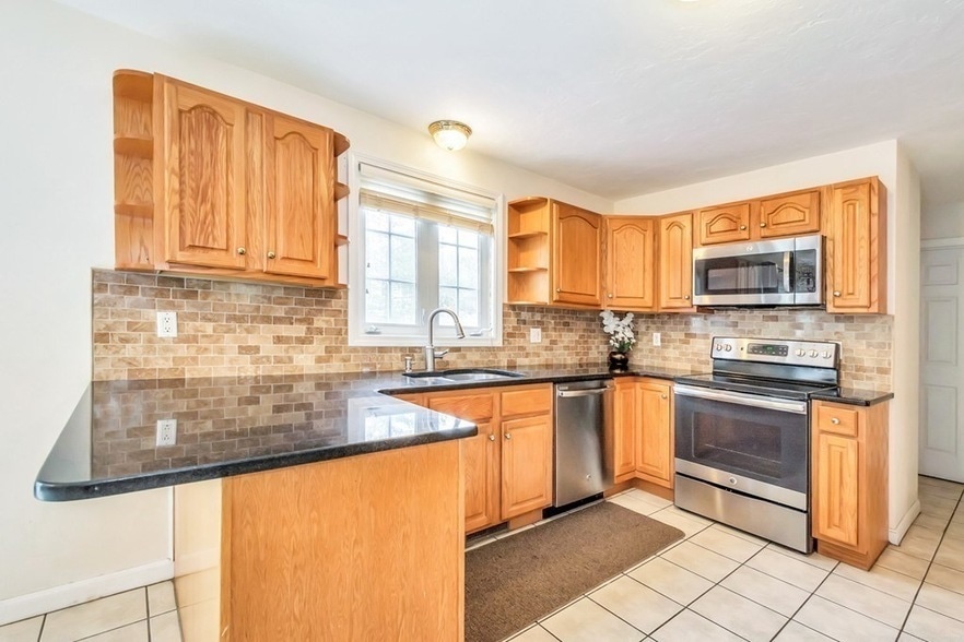 Photo - 469 Walnut St