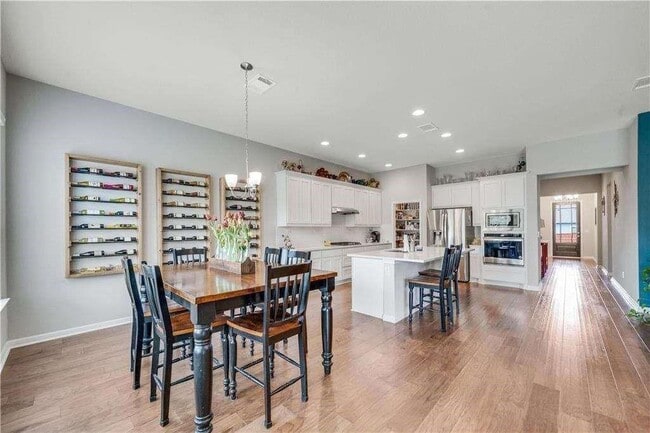 Photo - 305 Wagon Spoke Wy