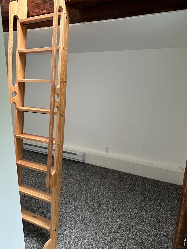 502 Main St Unit 1