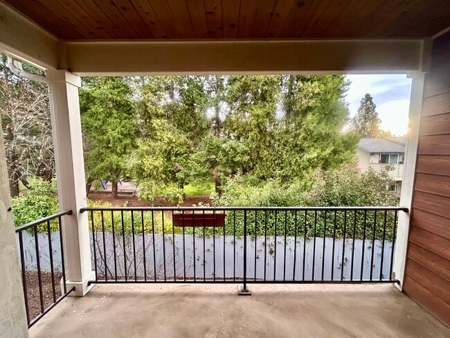 Upper balcony - 206 N Shasta Ave