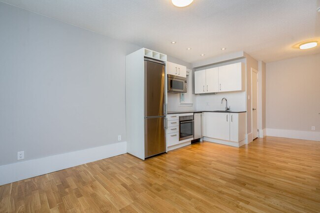 Photo - 54 Maitland St Unit 411