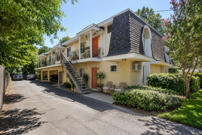 Building Photo - Charming 3 bed / 1 bath Apartment by Downtown