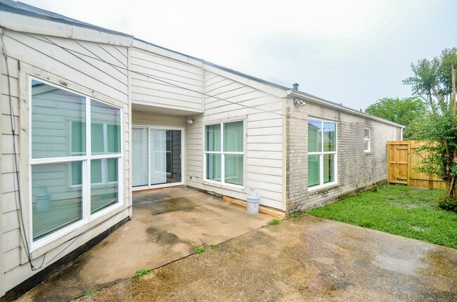 Photo - 7703 Quail Meadow Dr