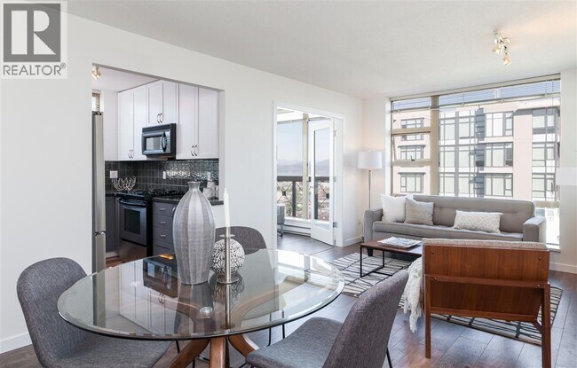 Photo - 1316 W 11th Ave