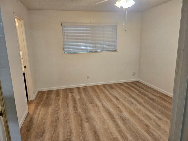 1287 Citrus Ave