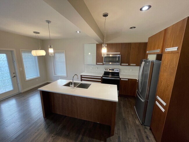 Photo - 516 Pichler Way