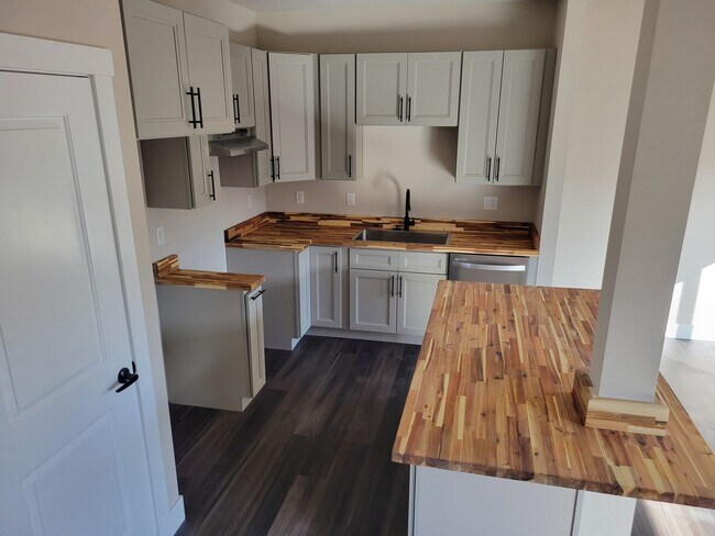 Photo - Modern 3 bedroom townhouse