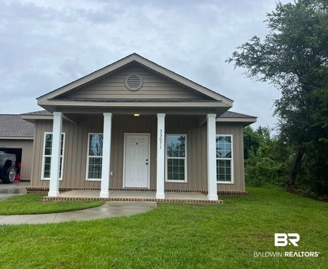 Building Photo - 33071 -B Stables Dr