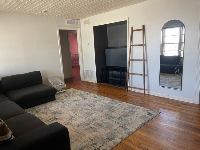 Photo - 1212 E Century Ave