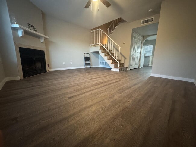 Photo - 2 Bed / 2.5 Bath Townhome in Chandler Unit 2