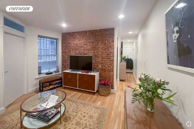 Building Photo - 3161 Broadway Rental