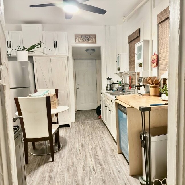 Photo - 248 Lawrence Ave