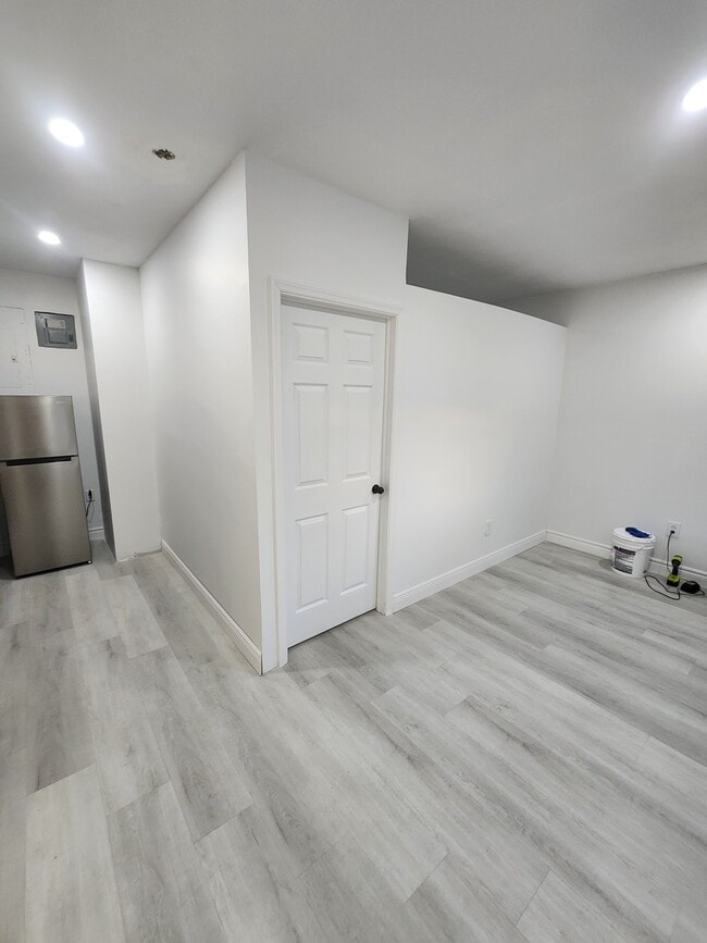 Bedroom entrance - 15631 SW 98th St