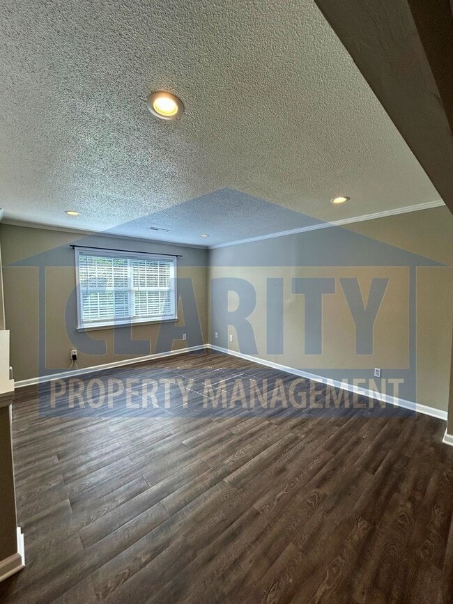 Photo - 327 Homestead St NE