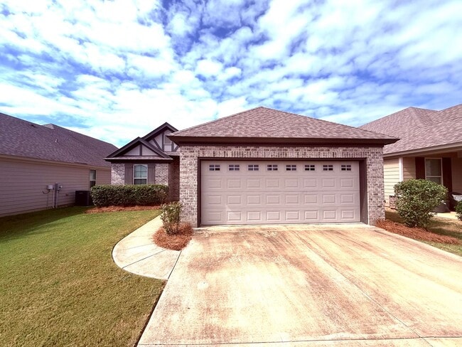 Photo - ** 4 Bed 2.5 Bath Located beside Park Cros...