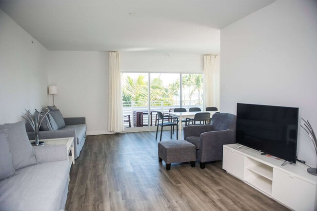Building Photo - 1200 Ocean Dr Rental