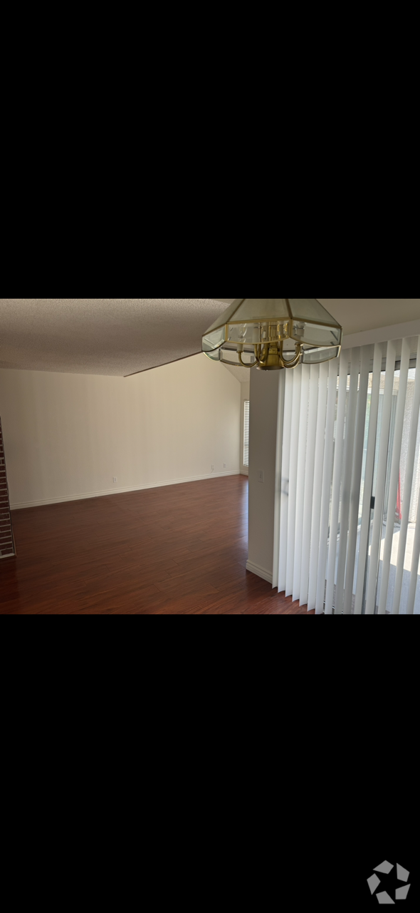 Building Photo - 20155 Keswick St Rental