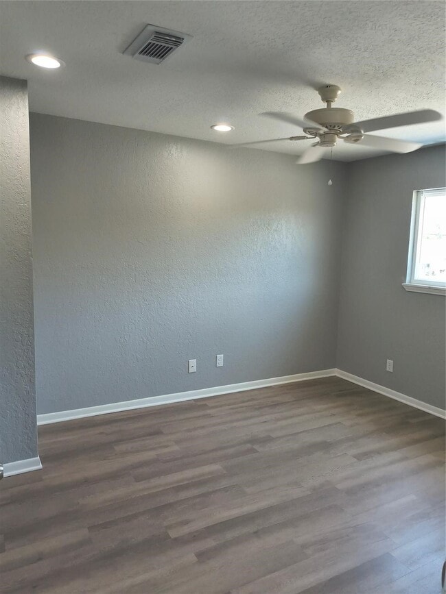 Photo - 2305 55th St Unidad 5
