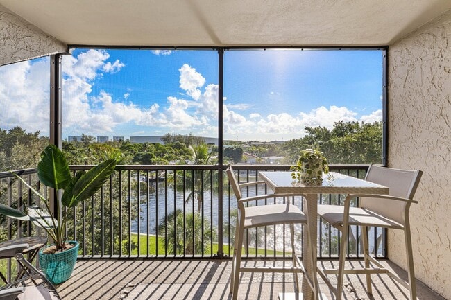 Photo - 14 Royal Palm Way Unidad 5010