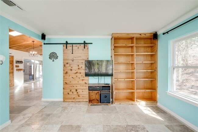 Photo - 2404 Barton Skyway