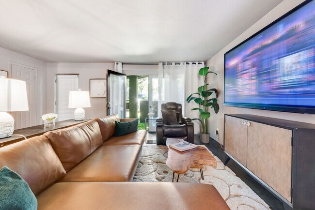 Building Photo - 6011 Gaston Ave Unit ID1309610P Rental