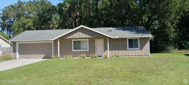 Building Photo - 8 Castle Manor Dr Rental